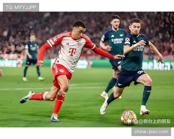 拜仁边后卫套上制造过载优势，圣保利肋部防守遭持续打击